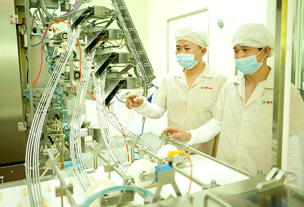 堅(jiān)持做實(shí)體經(jīng)濟(jì)，堅(jiān)持做好實(shí)體經(jīng)濟(jì)